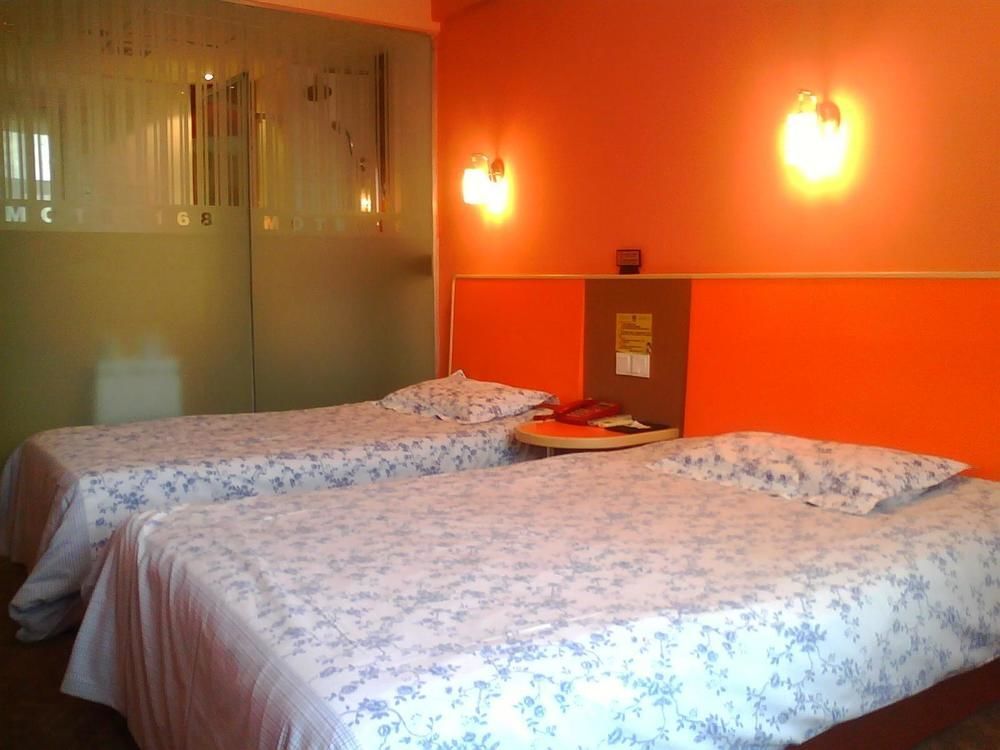 Motel 168 Hotel Урумки Екстериор снимка